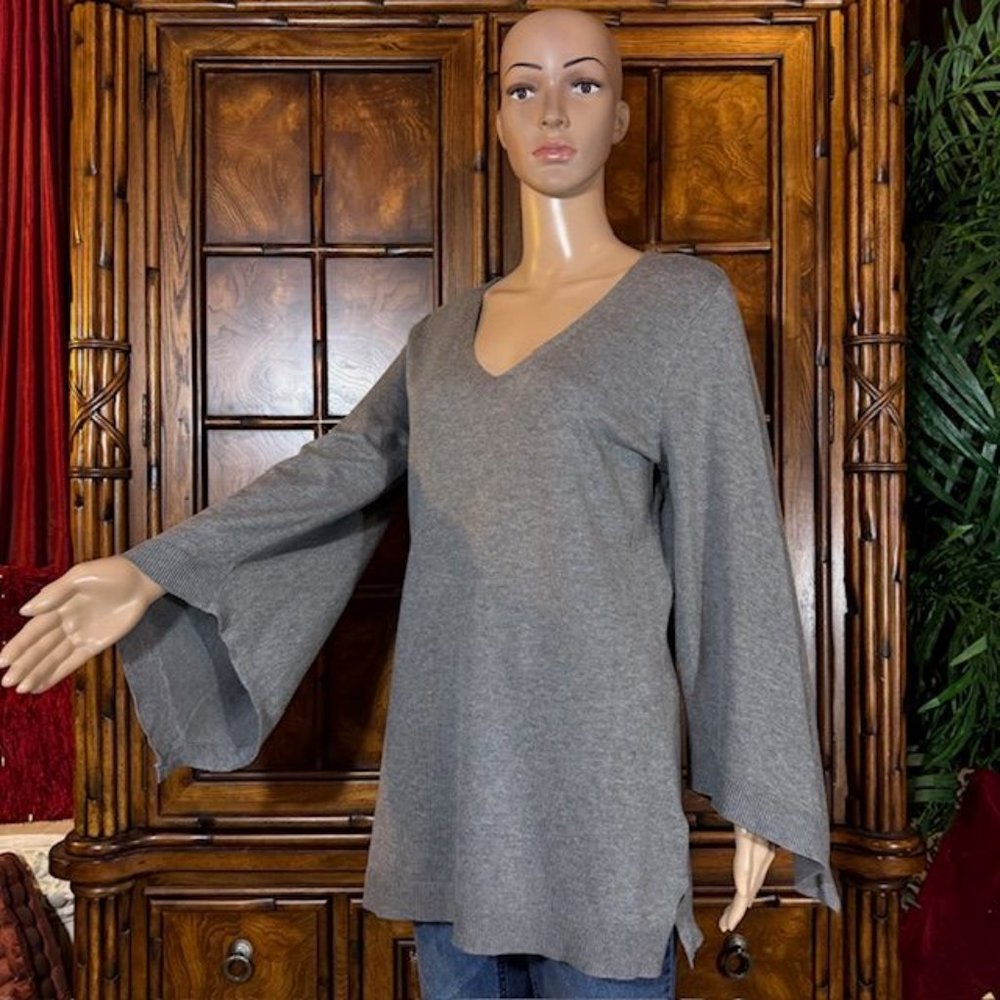 Belle by Kim Gravel Gray Multi Ribbed Butterfly Sleeve Vneck Sweater